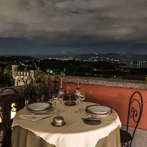 Dei Mai Intees Hotel